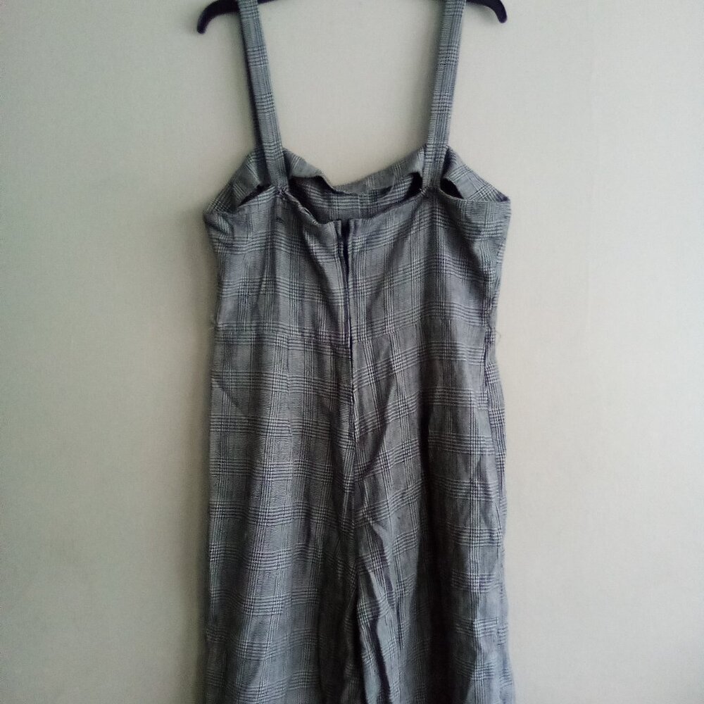 Romper - Picture 2 of 2
